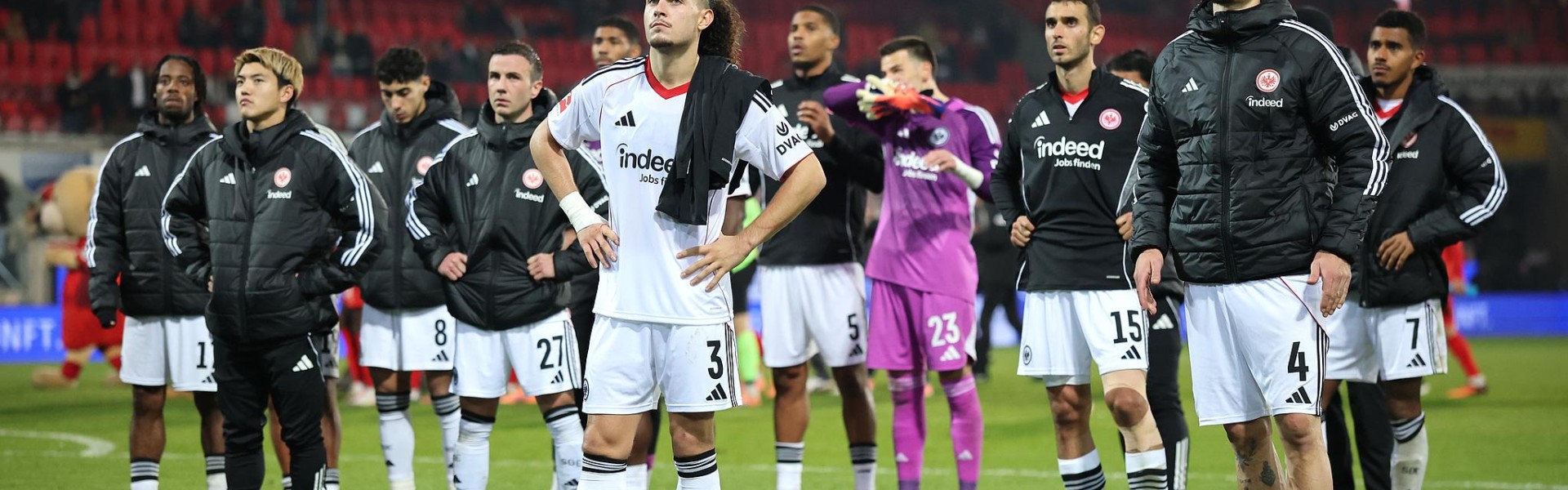 只是为了金菠萝吗？法兰克福“每根头发都竖了起来”